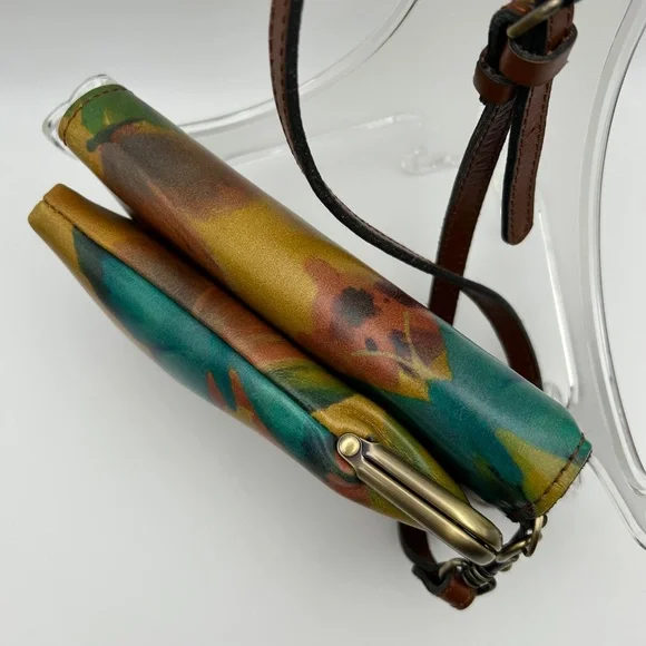 Patricia Nash Watercolor Butterfly Zip Around Wallet Crossbody NWOT - Picture 10 of 13